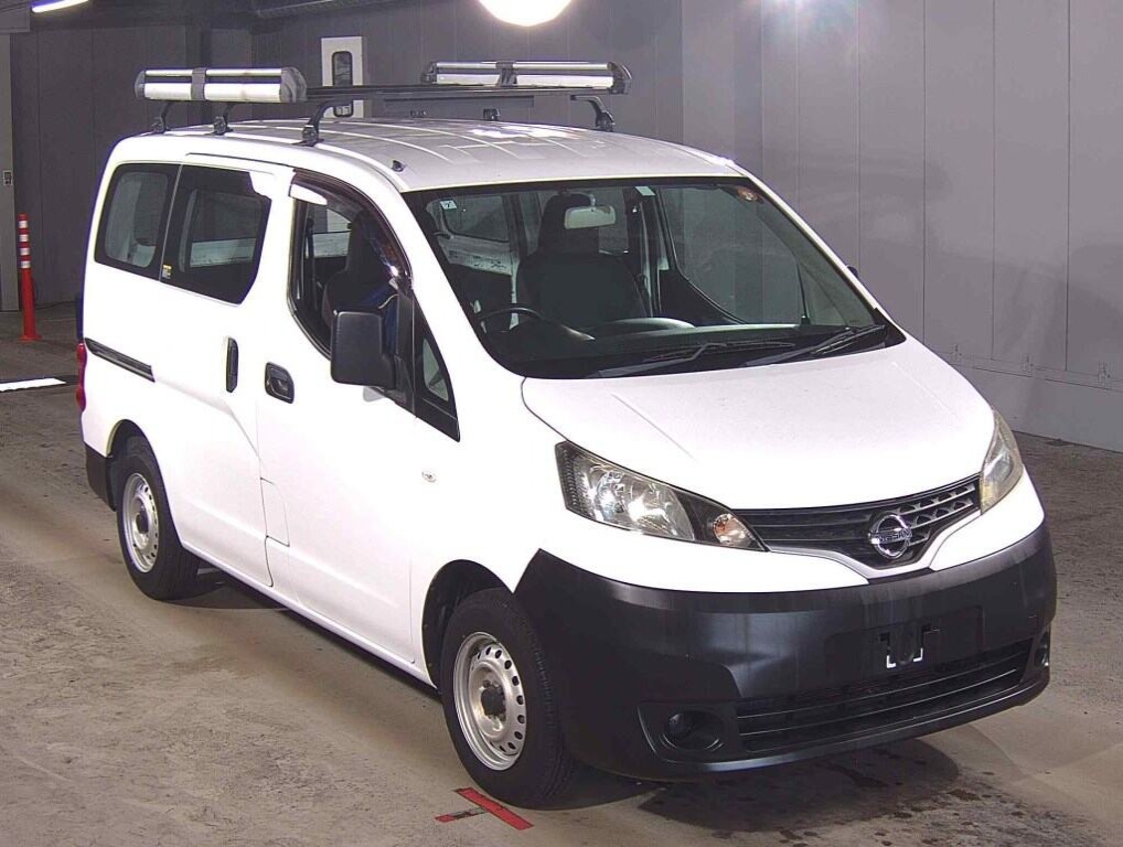 NISSAN NV200 2018